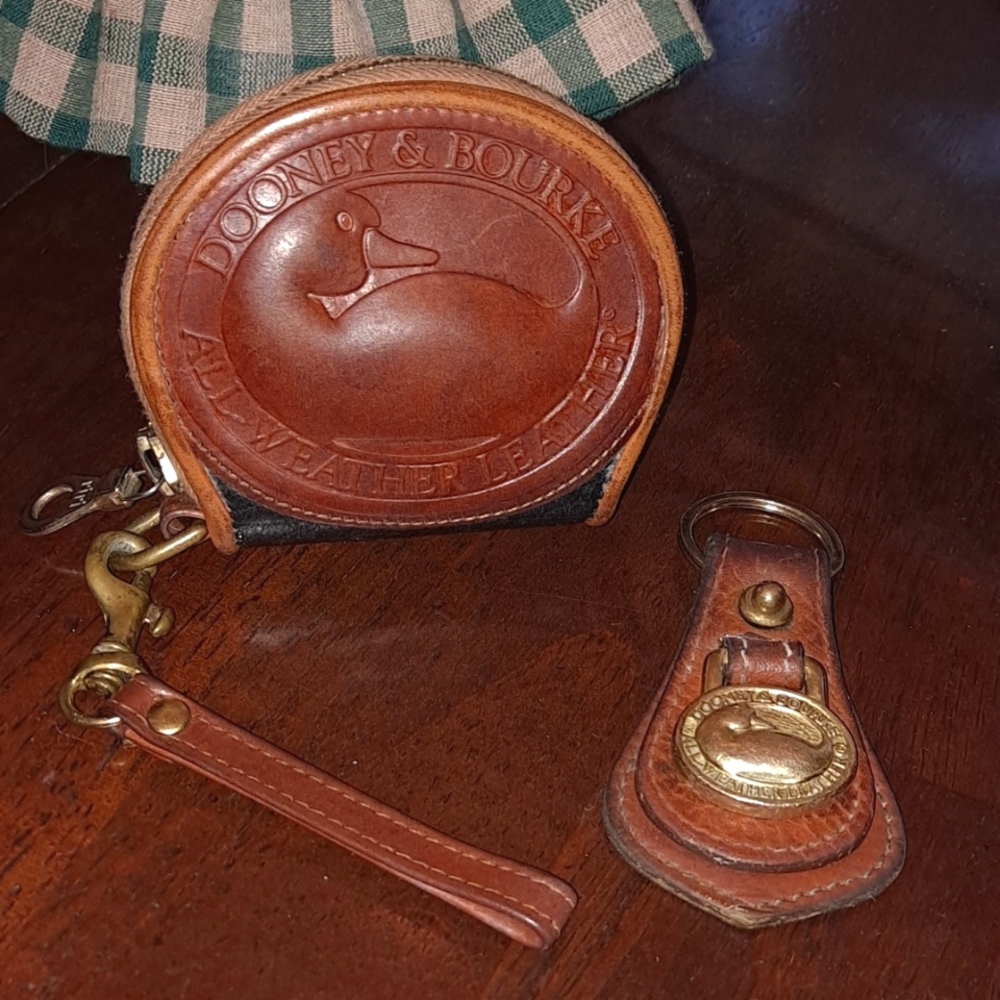 Dooney & Bourke Vintage Big Duck Coin Case and Keychain